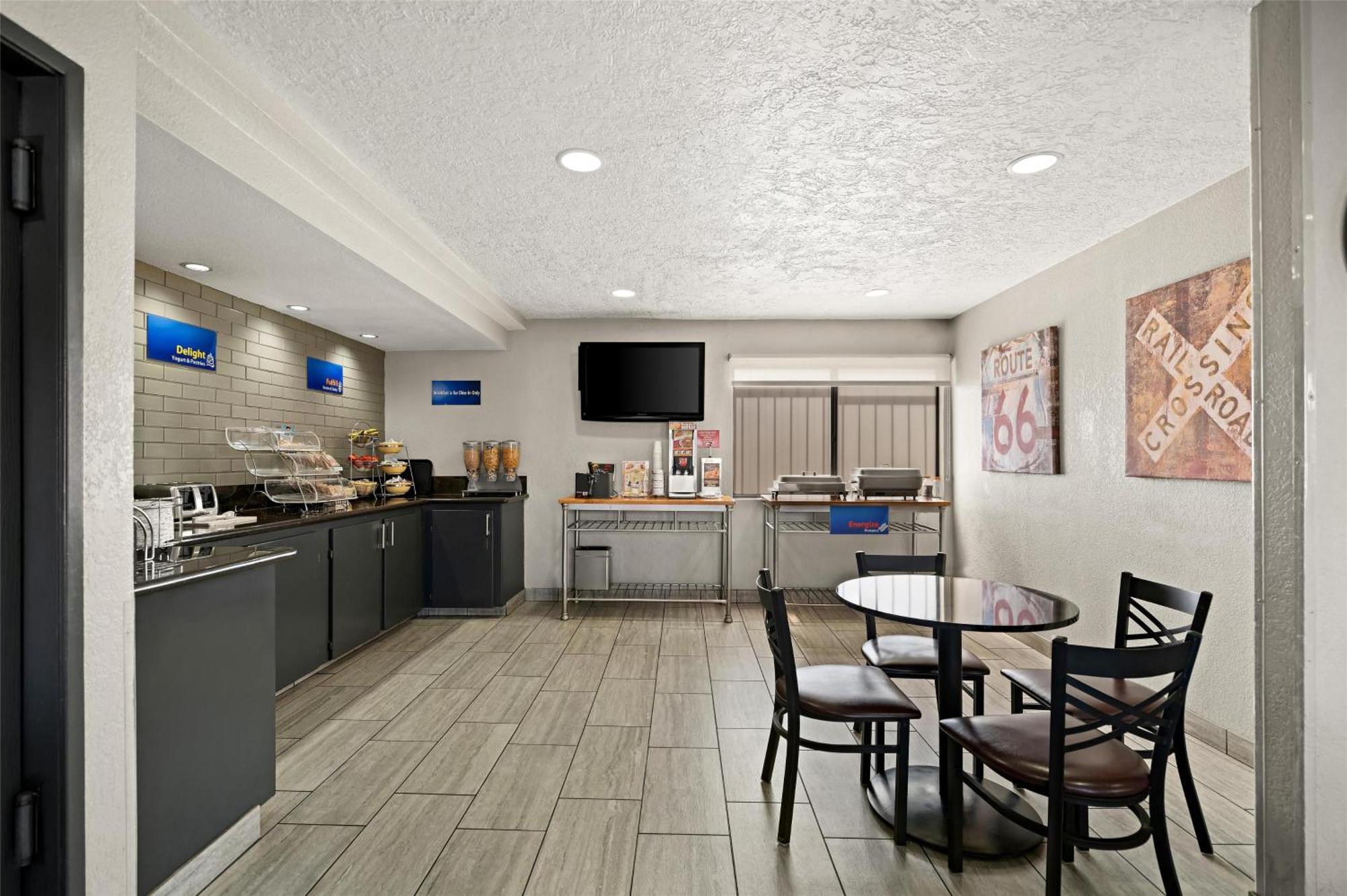 Best Western Desert Villa Inn Barstow Exterior photo