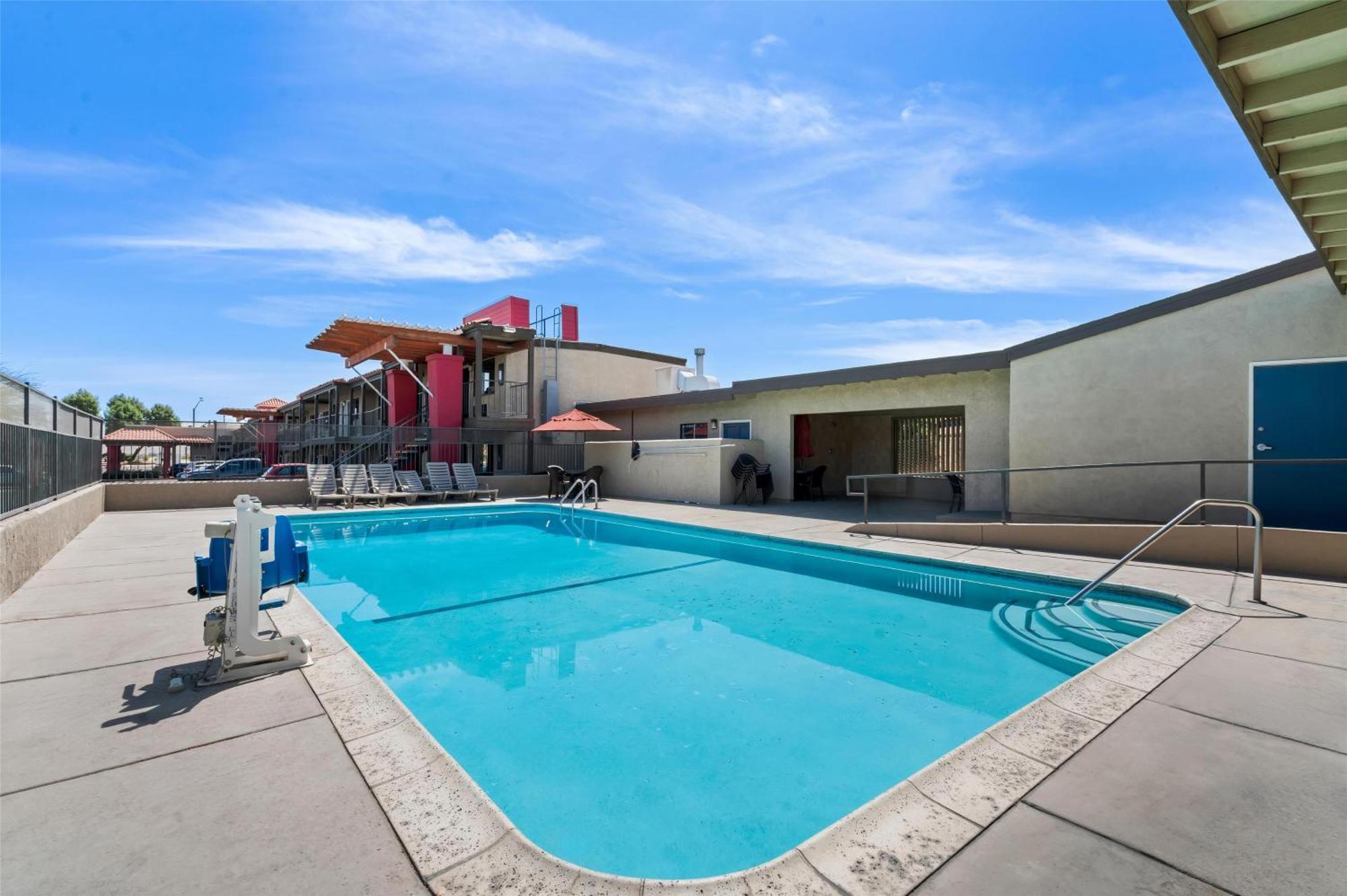 Best Western Desert Villa Inn Barstow Exterior photo